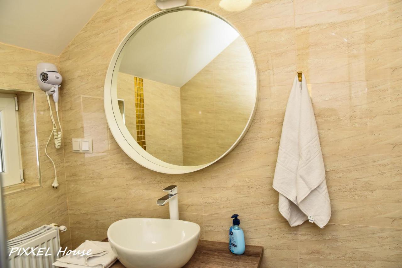 Pixxel House Hotell Moeciu De Sus Eksteriør bilde